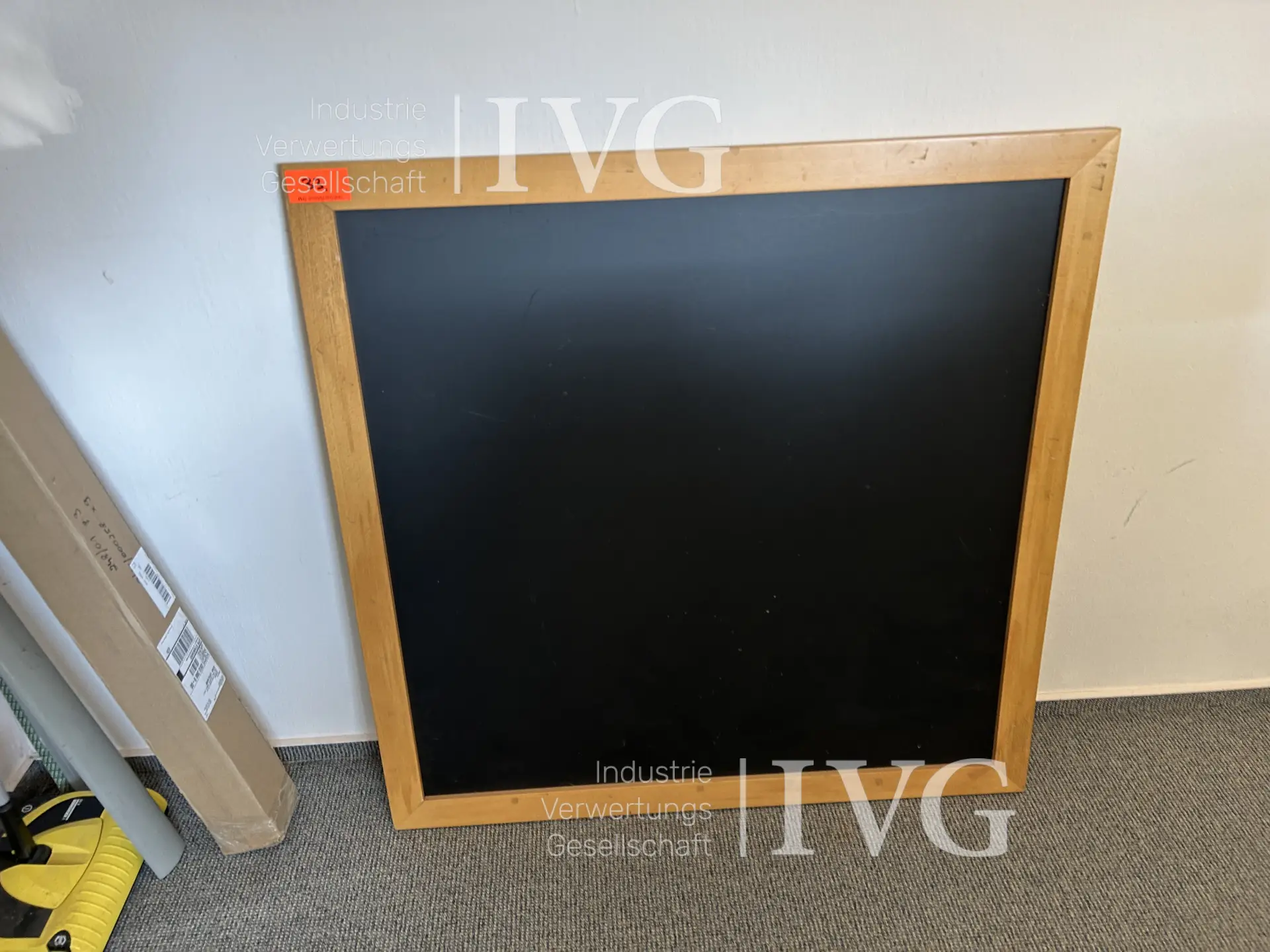 Tafel ca. 120x120 cm